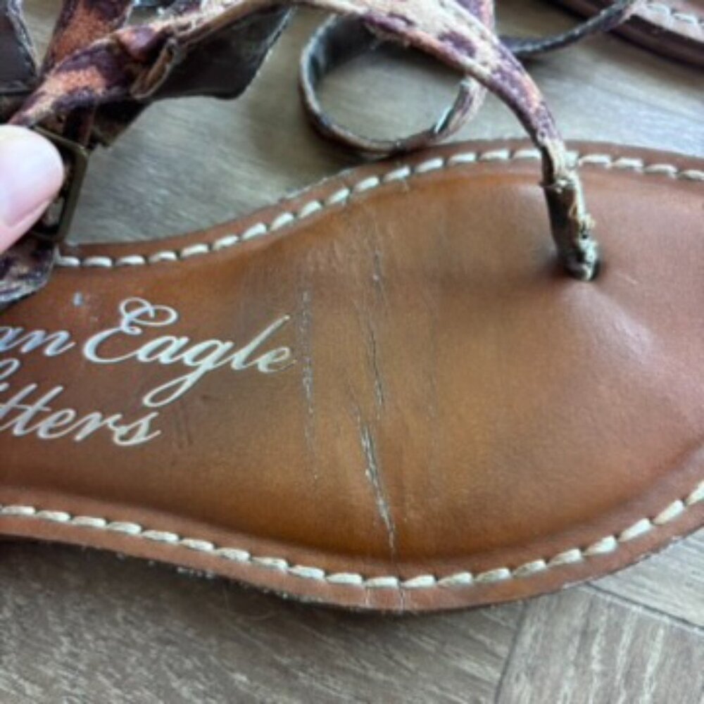 American Eagle Outfitters Leopard Buckle Thong Sandals. - Picture 8 of 9